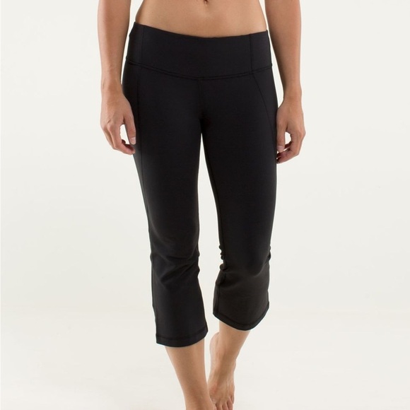 Lululemon Gather & Crow Crop - Picture 2 of 11